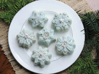 Nordic Ware Frozen Snowflake Cakelet Pan